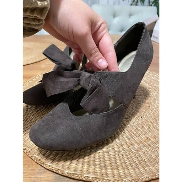 Ann Marino Women's Size 10M Dark Brown Bow Heels - Picture 2 of 9